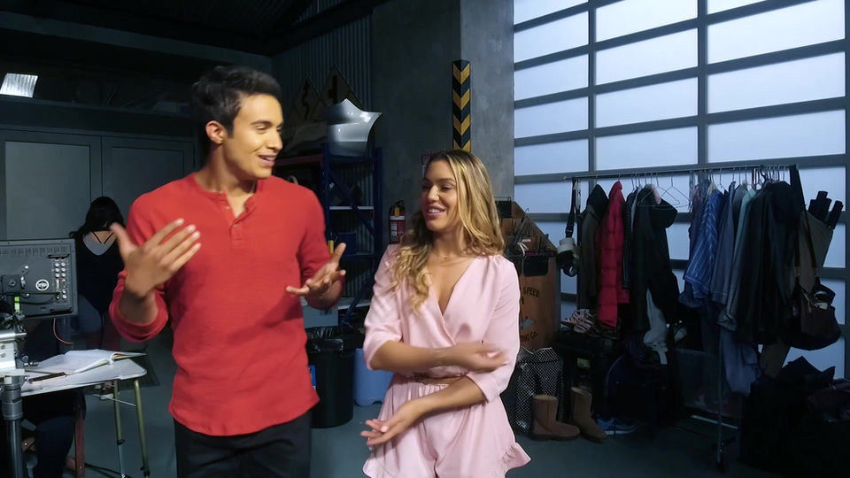 POWER RANGERS CAST SET TOUR